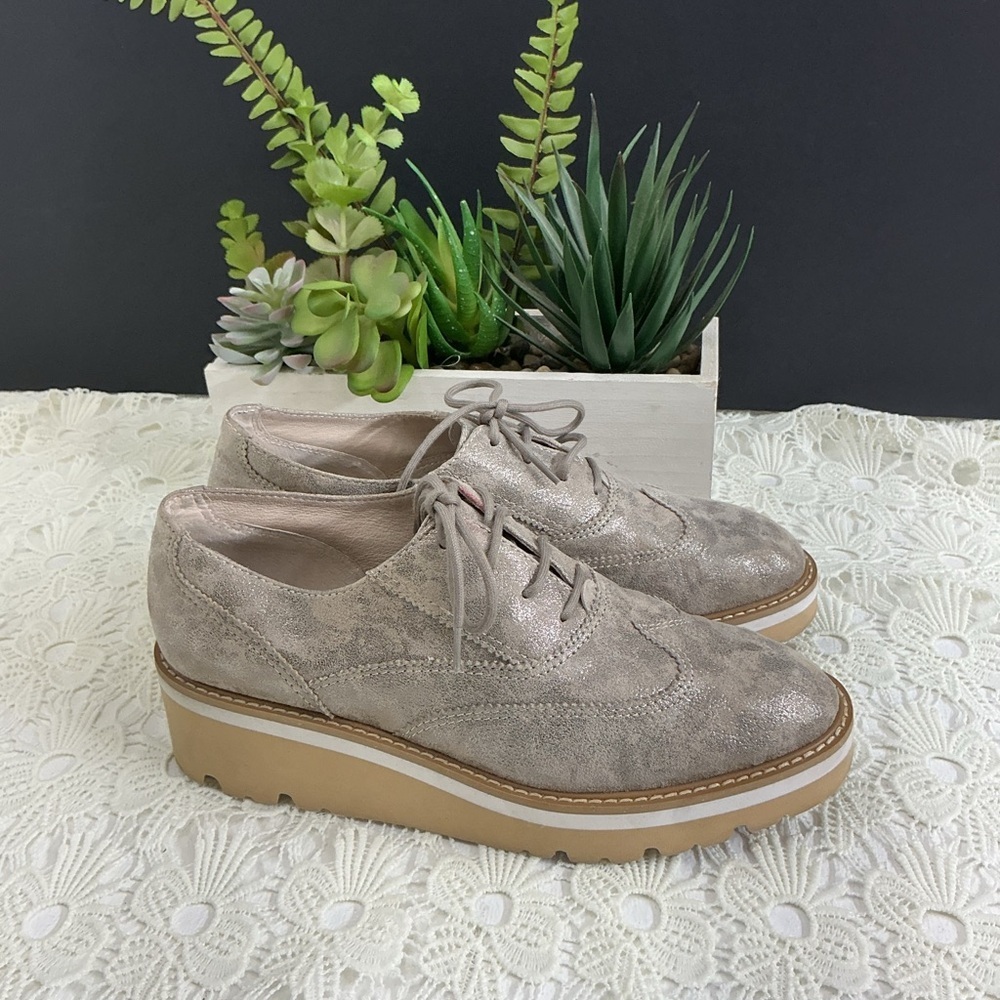 Donald J. Pliner Metallic Lace-Up Flats in Silver and Tan